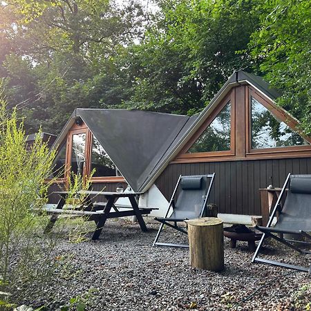 Chalet Tropical Avec Bain A Bulles - In The Woods Gesves Ngoại thất bức ảnh