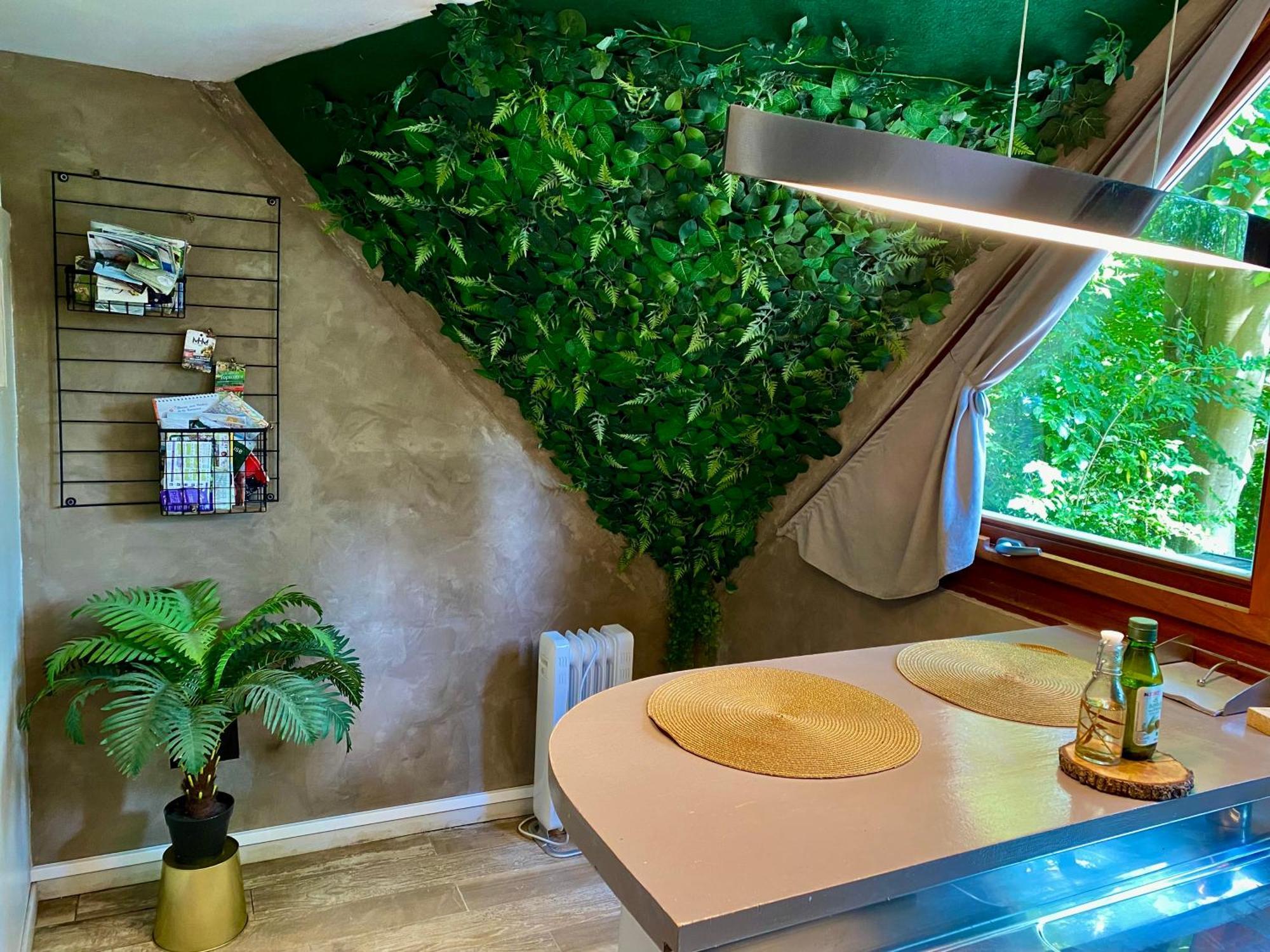 Chalet Tropical Avec Bain A Bulles - In The Woods Gesves Ngoại thất bức ảnh